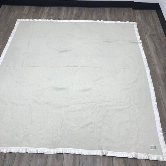 King Blanket Pure Mohair Pile Ivory Rare ST. ALBANS Australia $900USD Never Used - Picture 8 of 12